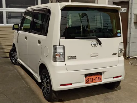 Toyota Pixis Space