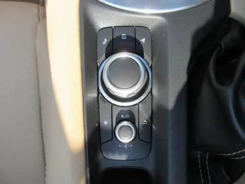 Mazda MX-5 (Roadster)