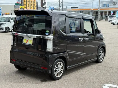 Honda N-BOX Custom