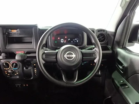 Nissan Clipper Van