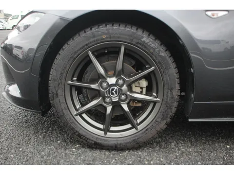 Mazda MX-5 (Roadster)