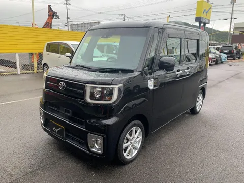 Toyota Pixis Mega