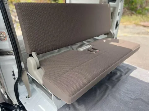 Nissan Clipper Van