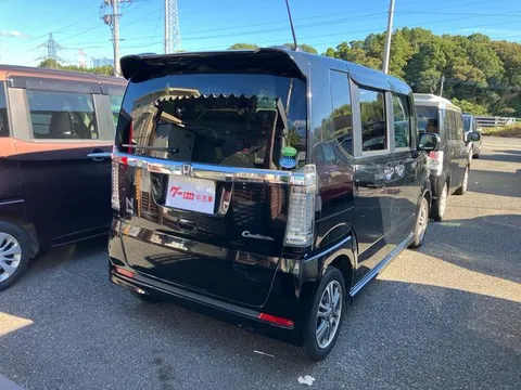 Honda N-BOX Custom