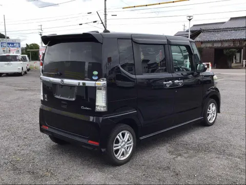 Honda N-BOX Custom