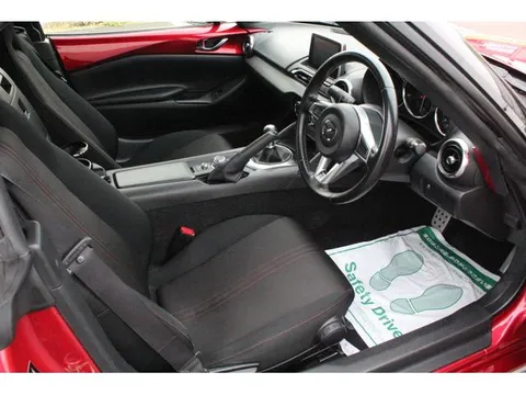 Mazda MX-5 (Roadster)
