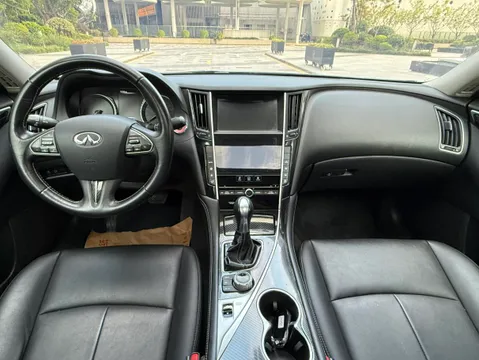 Infiniti Q50L
