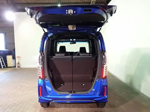 Honda N-BOX Custom