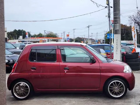 Daihatsu Esse