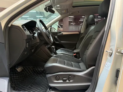 Volkswagen Tiguan L