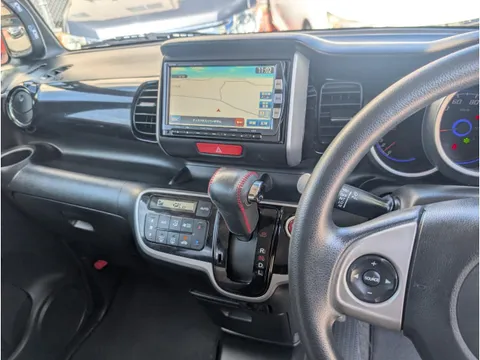 Honda N-BOX Custom