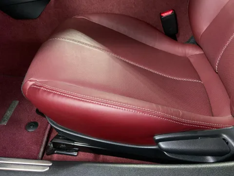 Mazda MX-5 (Roadster)