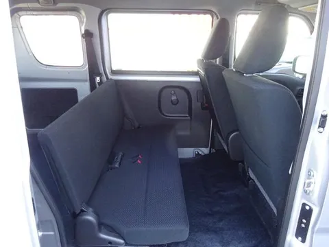 Nissan Clipper Van