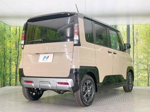 Mitsubishi Delica Mini
