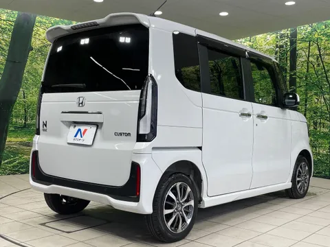 Honda N-BOX Custom