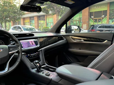Cadillac XT6