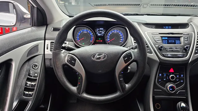 Hyundai Elantra (Avante)