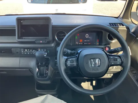 Honda N-BOX Custom