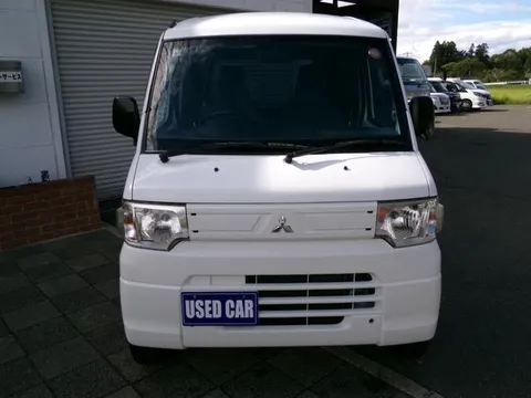 Mitsubishi Minicab Van