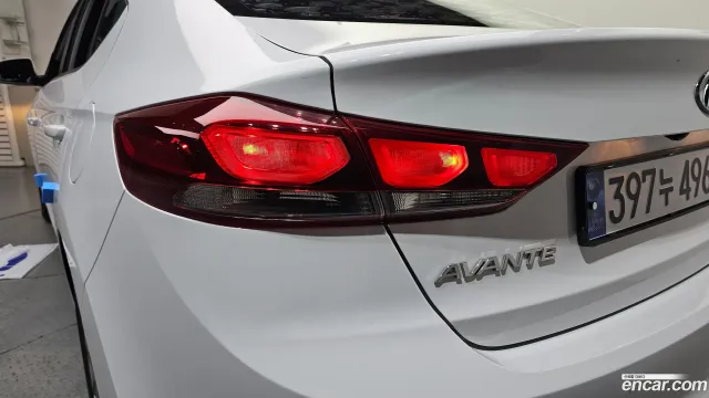 Hyundai Elantra (Avante)