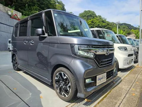 Honda N-BOX Custom