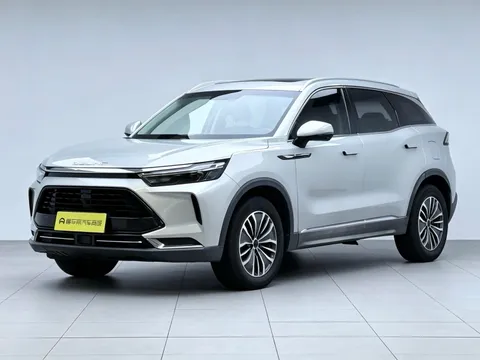 BAIC X7