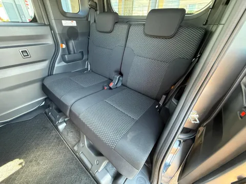 Toyota Pixis Mega