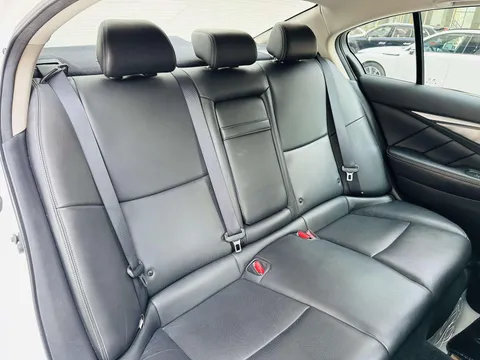 Infiniti Q50L