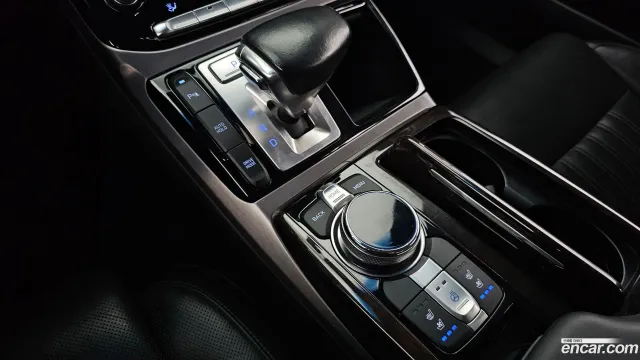Genesis G90 (EQ900)