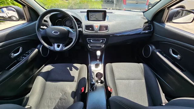 Renault SM3
