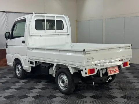 Nissan Clipper Truck