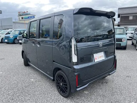 Honda N-BOX Custom