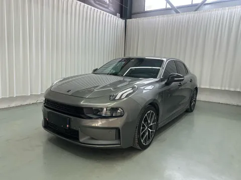 Lynk & Co 03