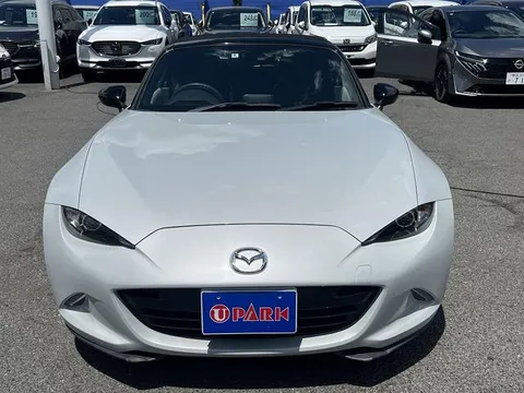 Mazda MX-5 (Roadster)