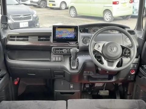 Honda N-BOX Custom