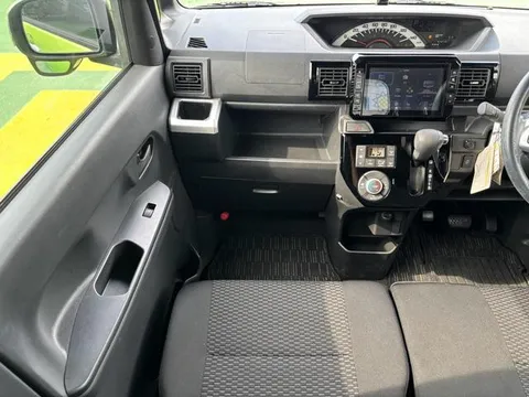 Toyota Pixis Mega