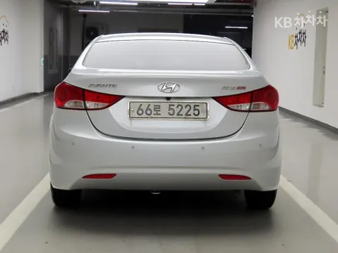 Hyundai Elantra (Avante)