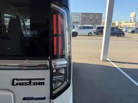 Suzuki Spacia Custom