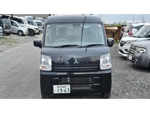 Mitsubishi Minicab Van