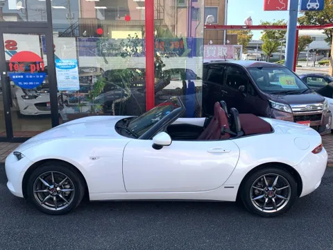 Mazda MX-5 (Roadster)