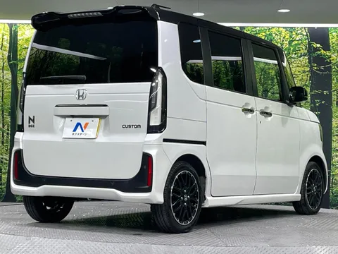 Honda N-BOX Custom