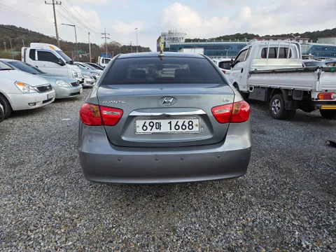 Hyundai Elantra (Avante)