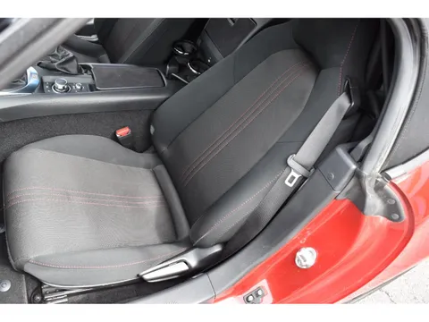 Mazda MX-5 (Roadster)