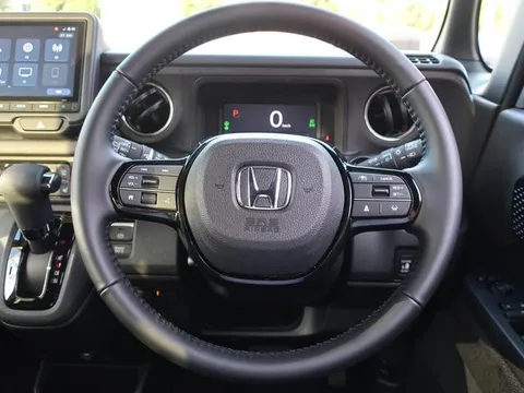 Honda N-BOX Custom