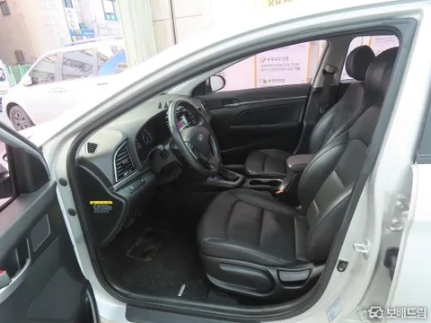 Hyundai Elantra (Avante)