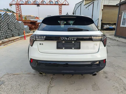 Lynk & Co 02