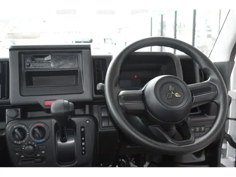 Mitsubishi Minicab Van