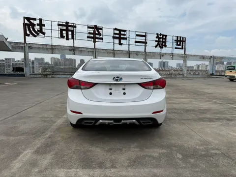 Hyundai Elantra (Avante)