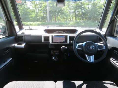 Toyota Pixis Mega
