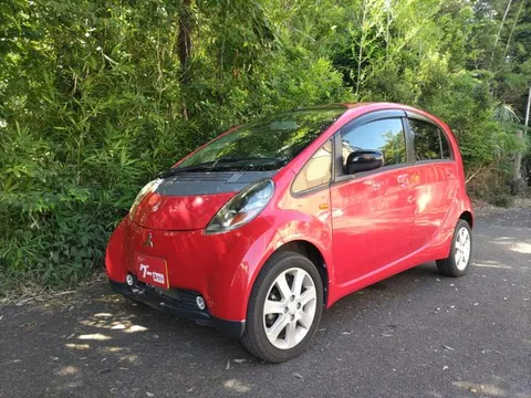 Mitsubishi I